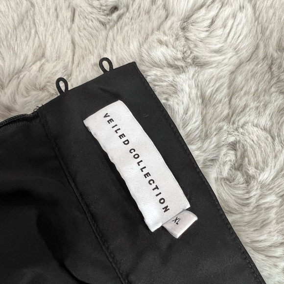 Veiled Collection - Picture 2 of 2